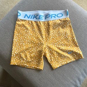 Like new, Nike pro spandex shorts
